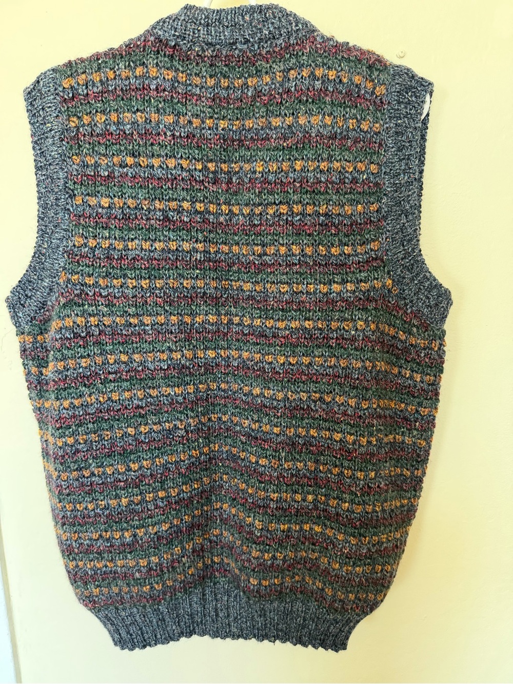 Vintage High Quality Authentic Irish Men’s Knitted Button-Up Vest - Picture 3 of 7